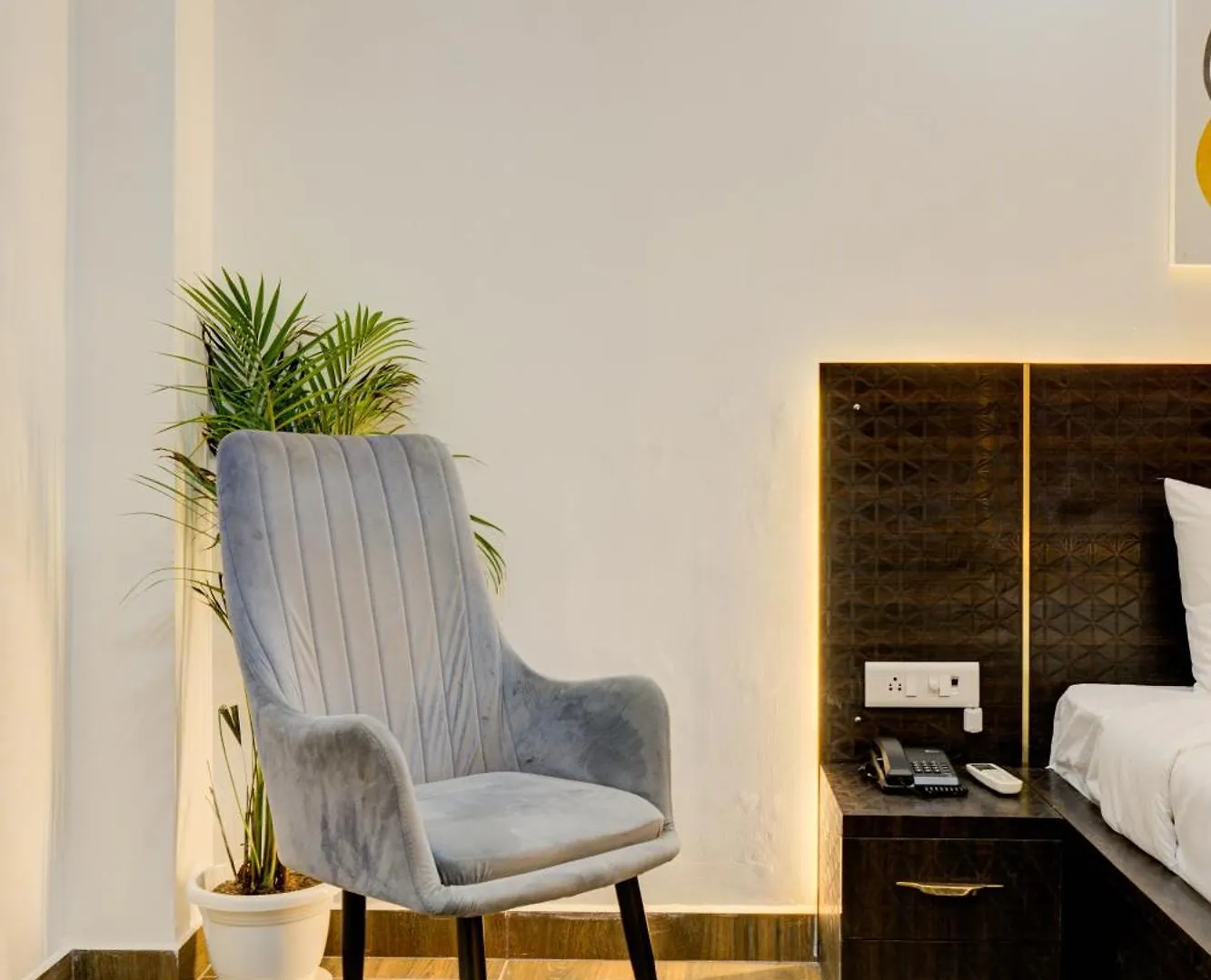 The Empire Studioz Hotel Golf Course Road Studio With Kitchen & Balcony One Horizon Center Paras Hospital Cyber City Gurgaon 3*,  India