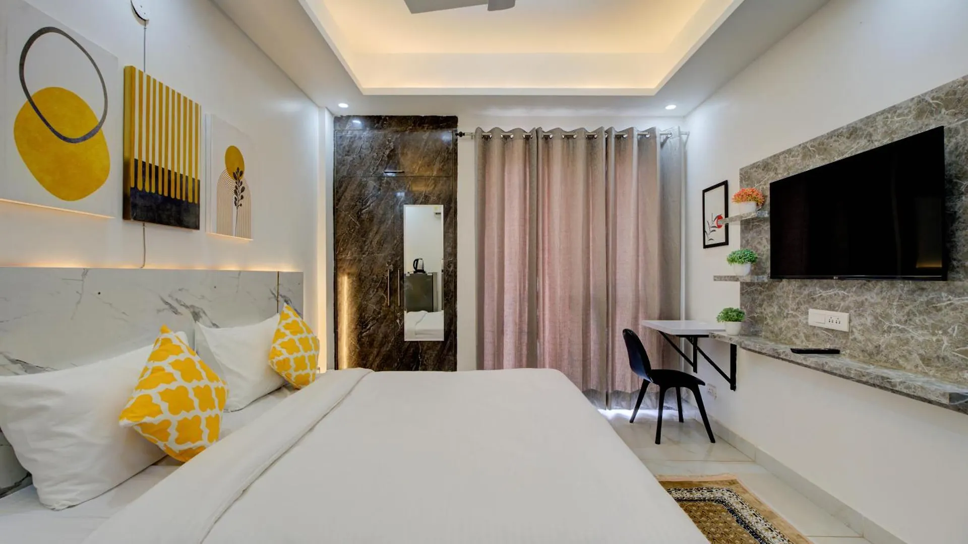 The Empire Studioz Hotel Golf Course Road Studio With Kitchen & Balcony One Horizon Center Paras Hospital Cyber City Gurgaon