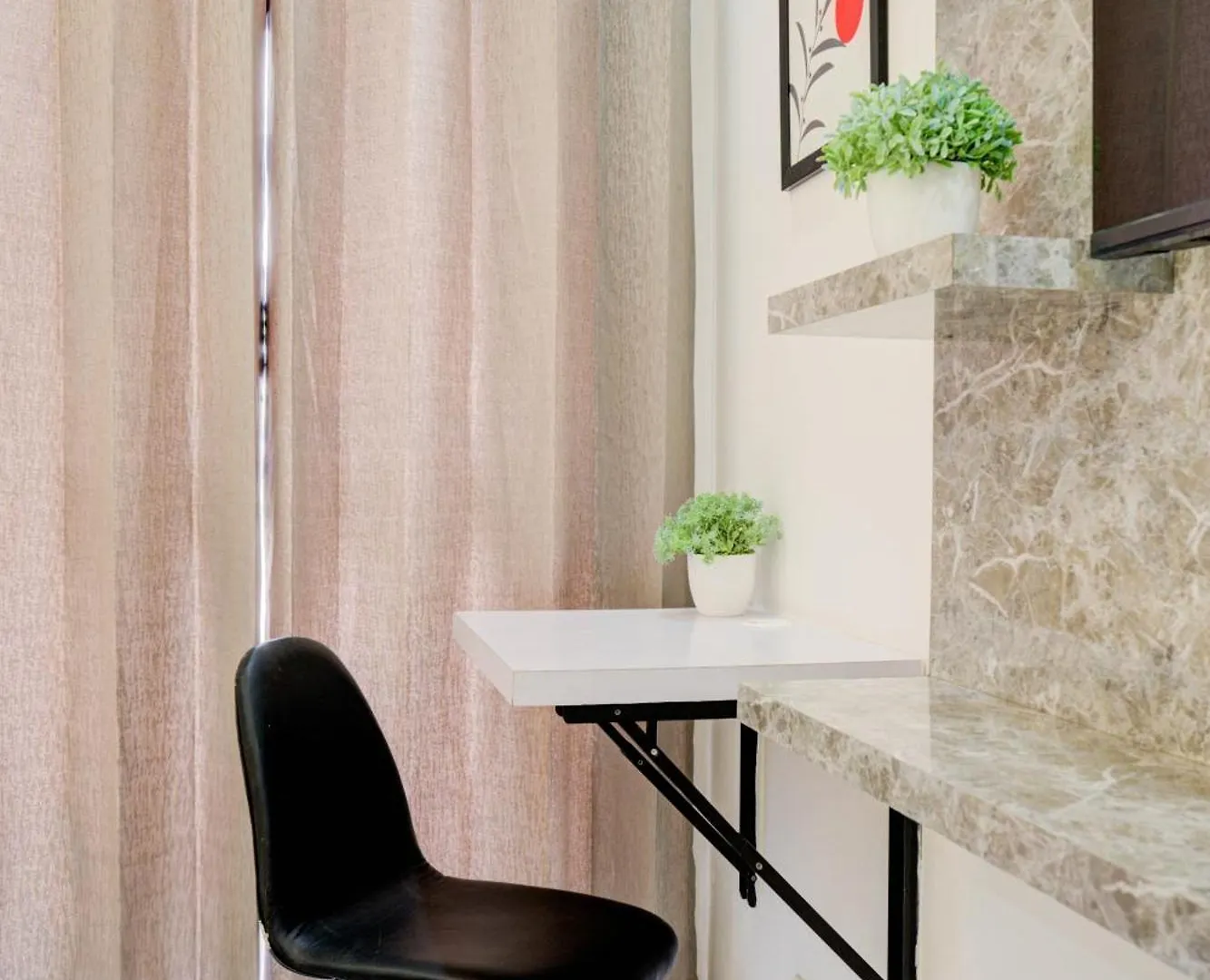 The Empire Studioz Hotel Golf Course Road Studio With Kitchen & Balcony One Horizon Center Paras Hospital Cyber City Gurgaon